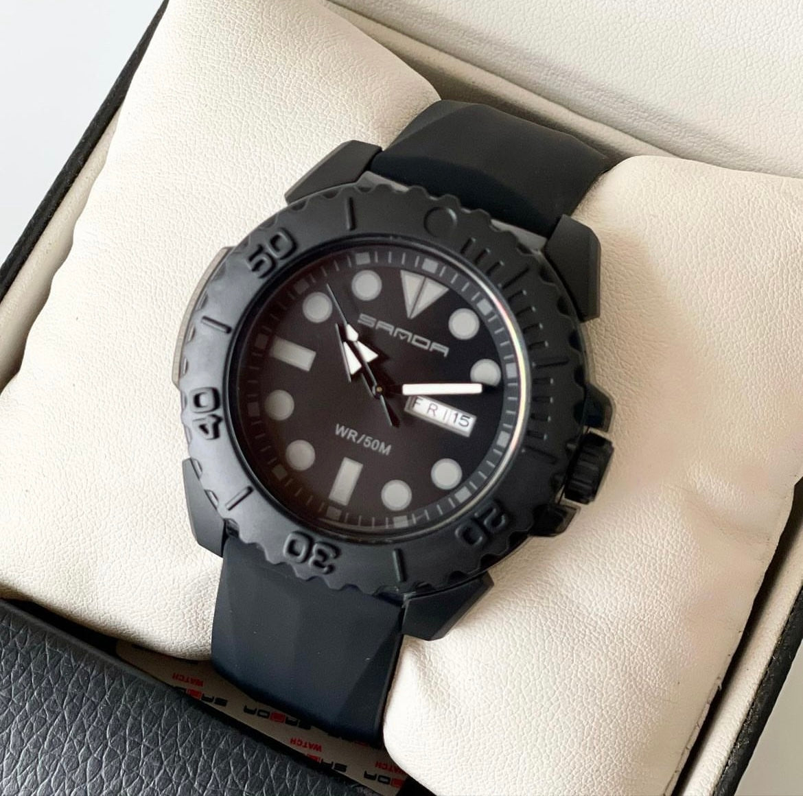 Sanda – Specs in Time